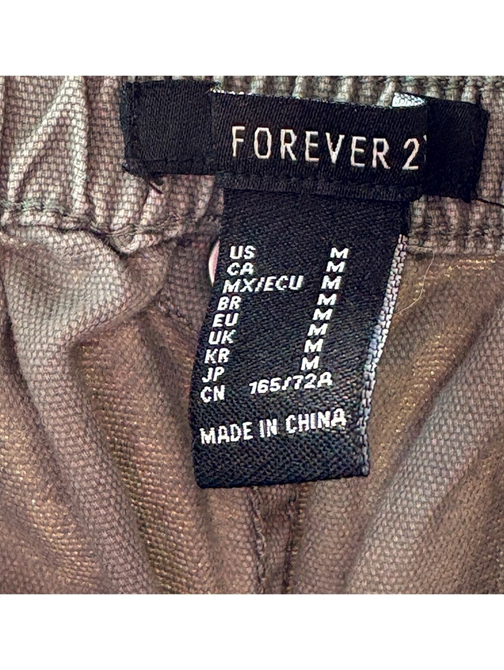 Forever 21 Medium Gray Cargo Pants with Elastic Waistband - Picture 3 of 4